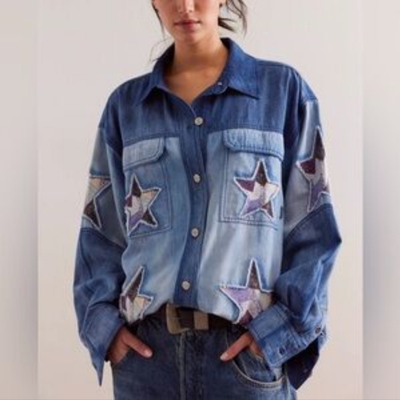 WE THE FREE PEOPLE THE STARS DENIM TOP 🌟 - Picture 1 of 8